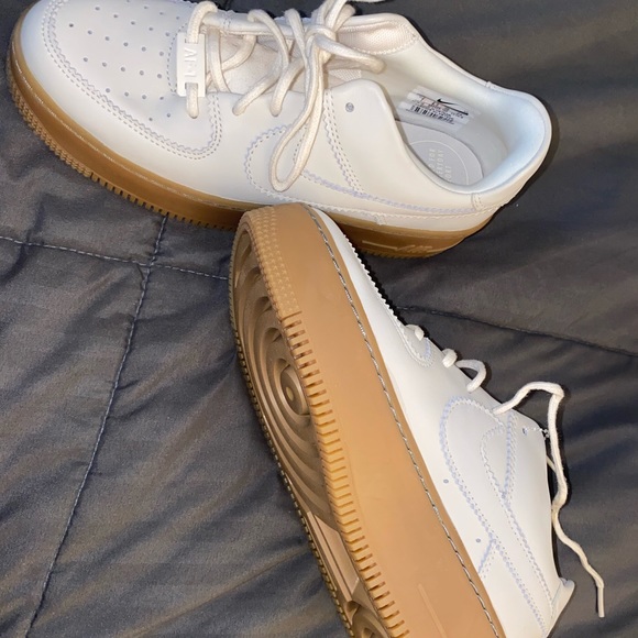 nike air force 1 sage low lx biege gum